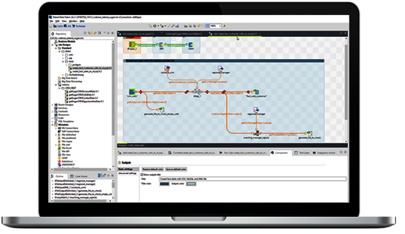 atlantis dx - Talend Collage: Frontansicht eines geöffneten Laptops mit Datenabfrage in Talend