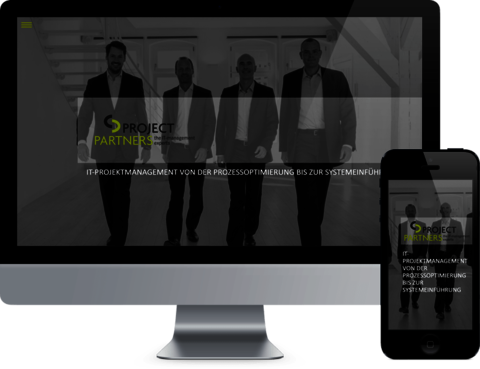 Project Partners Management GmbH - Relaunch der Corporate Website auf Basis von TYPO3 Montage: Frontalansicht Monitor und Handy mit geöffneter Website