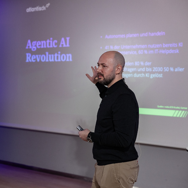Foto: Vortrag über Zendesk Agentic AI Revolution von Dario Waechter